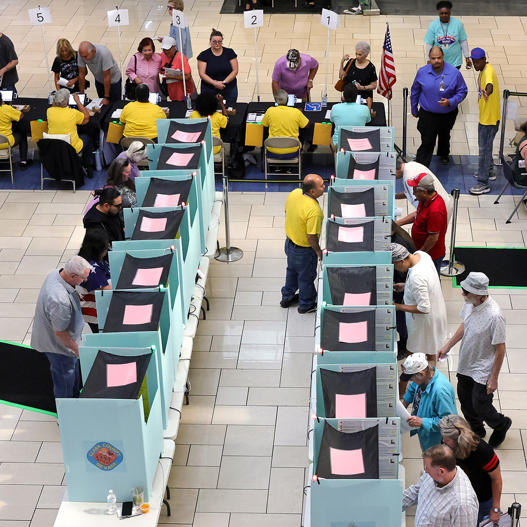 Des Américains votent au Nevada pour les élections américaines.