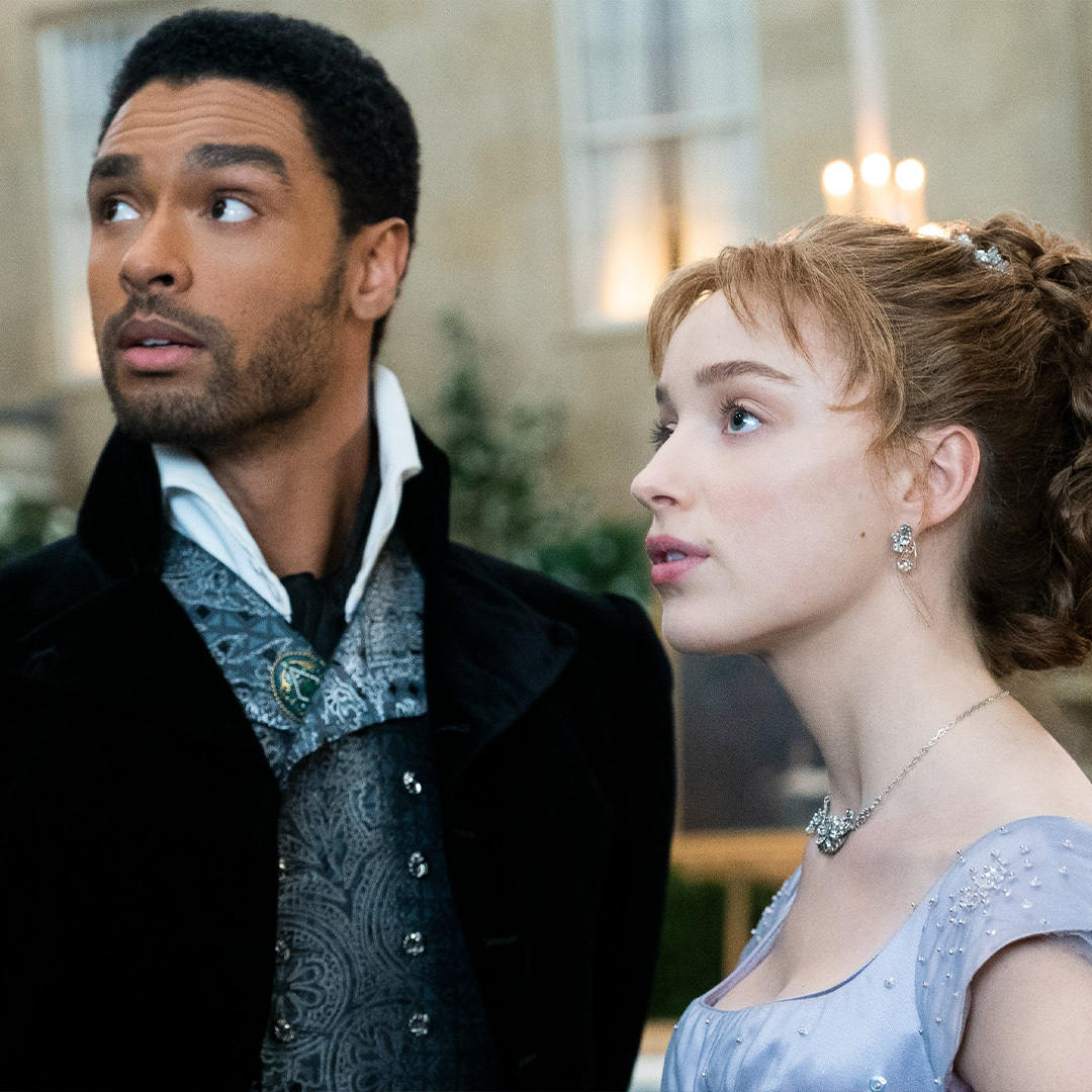 Phoebe Dynevor et Regé-Jean Page dans Bridgerton, saison 1.