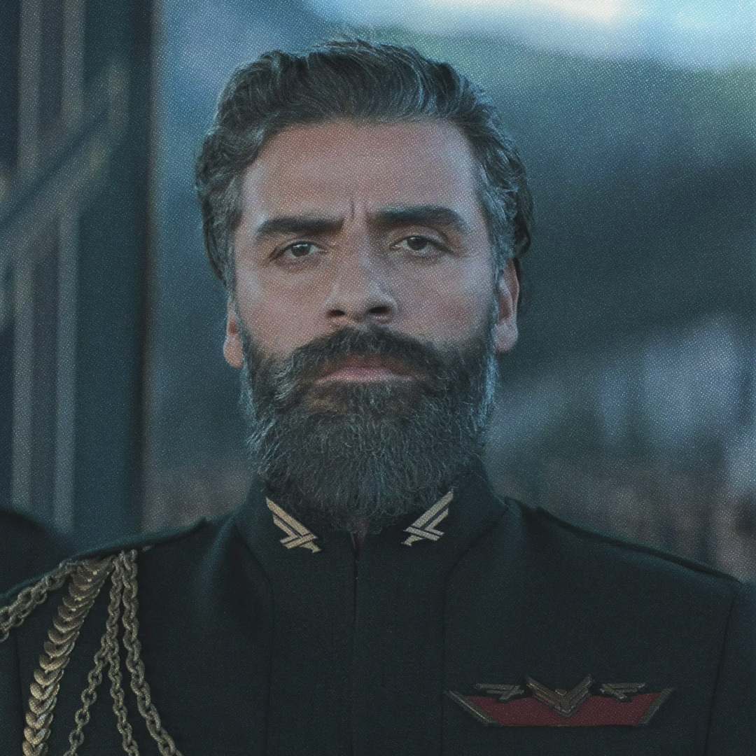 Oscar Isaac en gros plan dans le film Dune (2021).