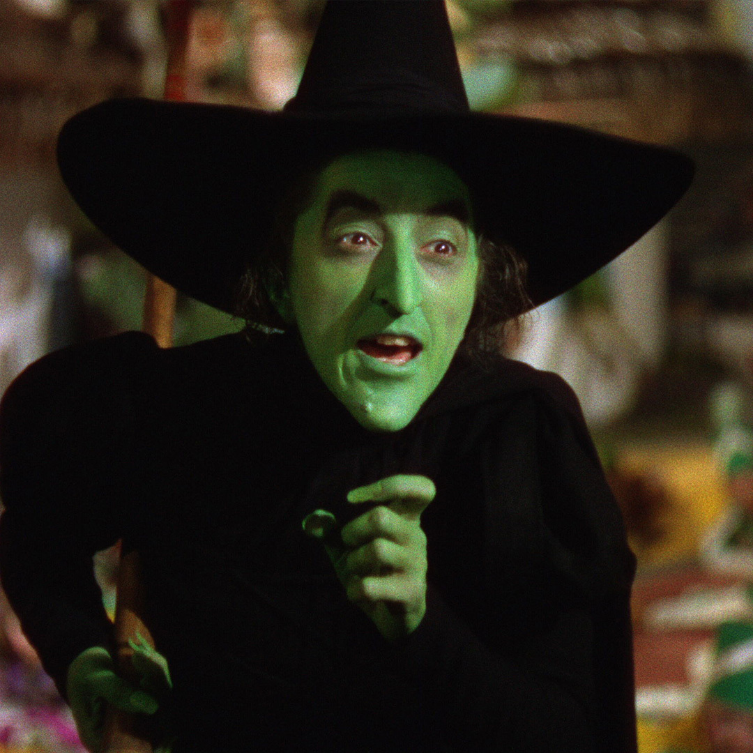 Margaret Hamilton interprétant la méchante sorcière de l’Ouest dans Le Magicien d’Oz (1939).