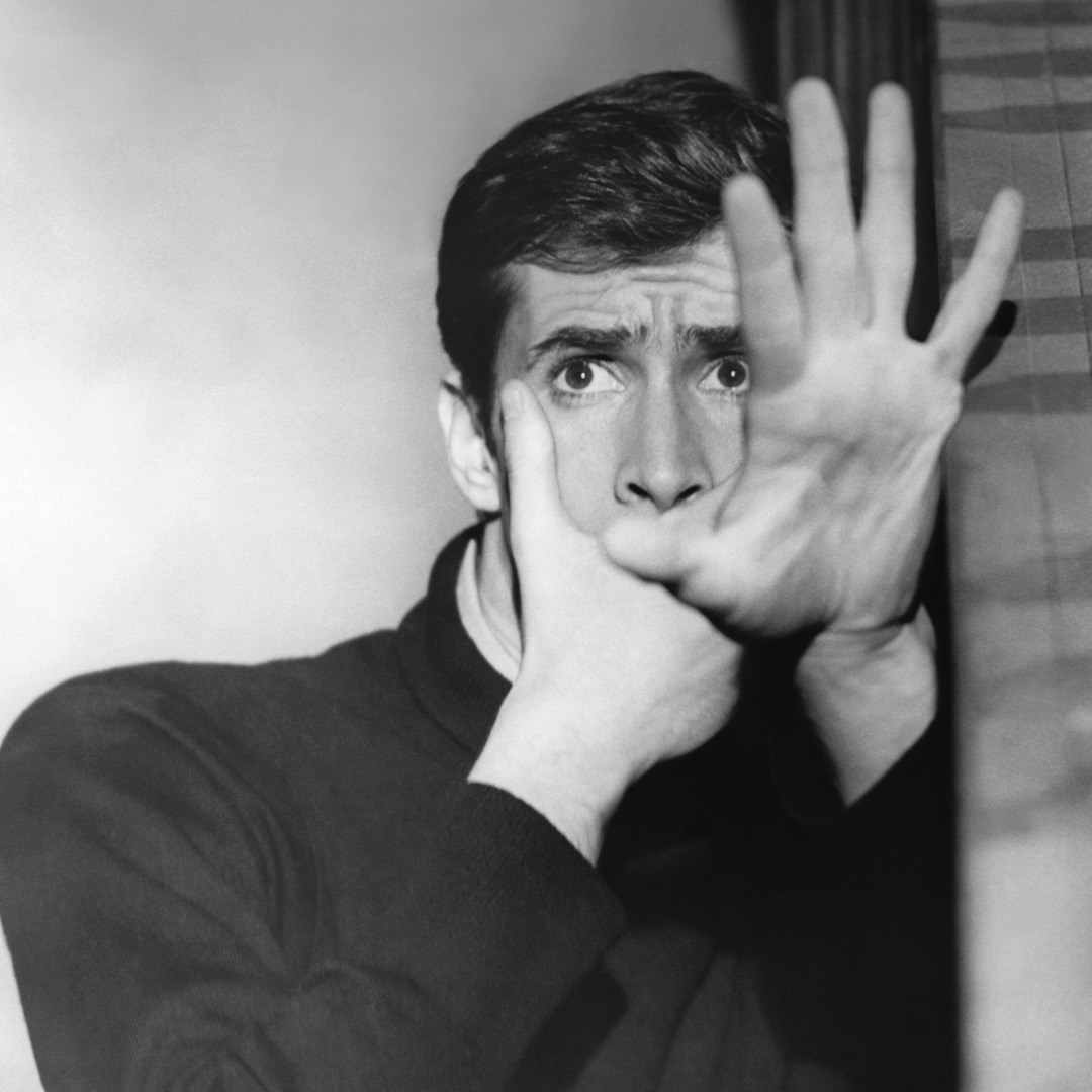 Anthony Perkins dans le rôle de Noman Bates dans Psychose (1960).