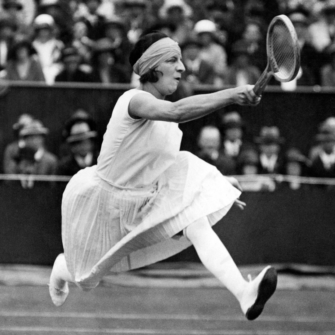 Suzanne Lenglen en action dans les années 20.
