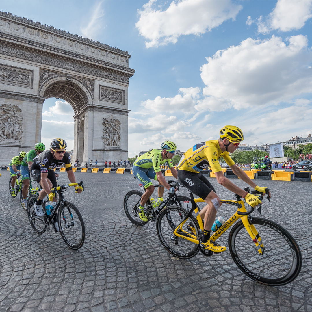 Cyclistes en action pendant le Tour de France 2016.