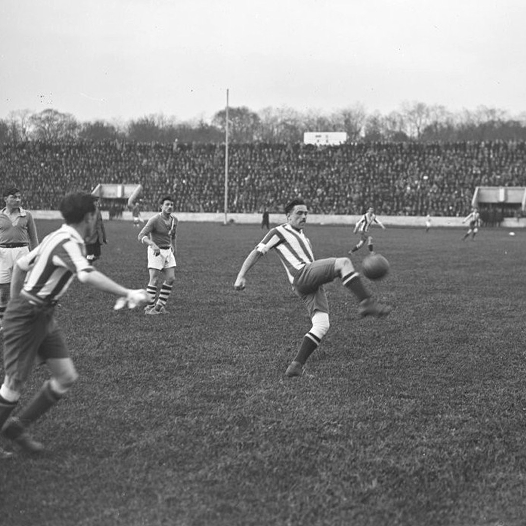 Joueurs en action lors de la demi-finale de la coupe de France 1922-1923.