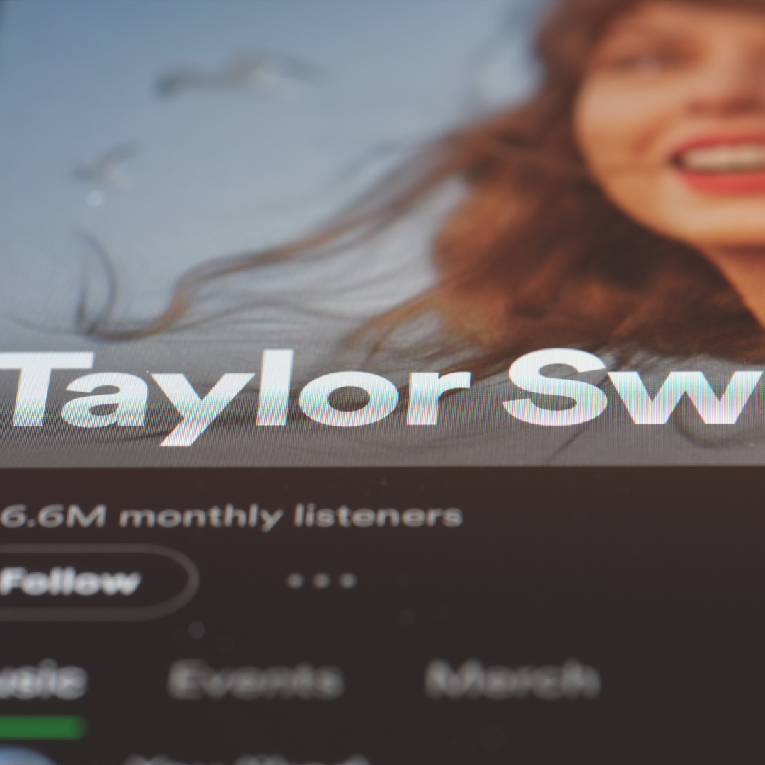 Gros plan sur la page Spotify de Taylor Swift, datant de novembre 2023.