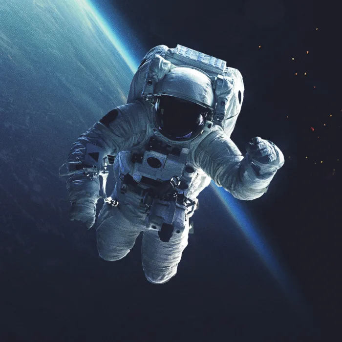Astronaute dans l’espace.