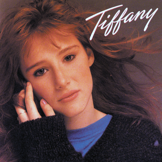 La chanteuse Tiffany a connu le succès grâce à sa tournée des centres commerciaux.