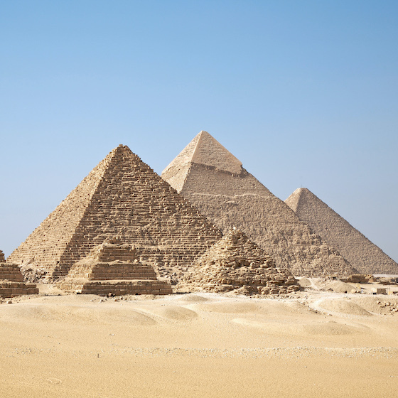 La pyramide de Khéops est la seule des sept merveilles du monde antique encore debout aujourd’hui.