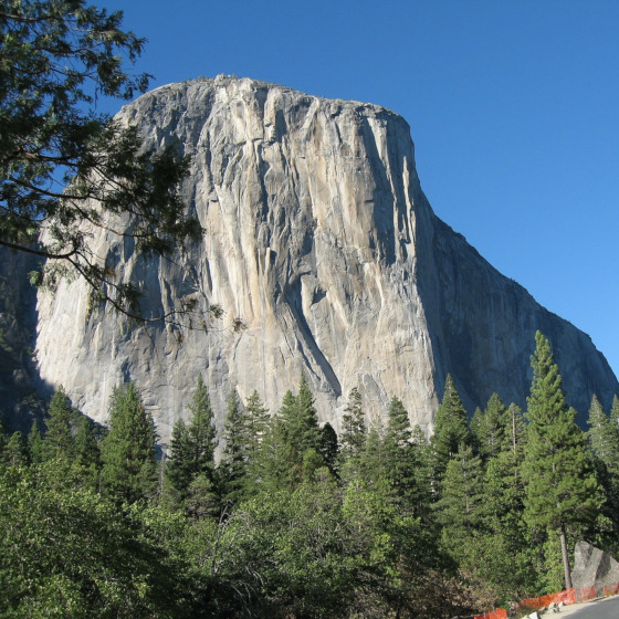 En 1917, Alex Honnold est devenu la première personne à conquérir la falaise du mont El Capitan, en Californie, sans cordage.