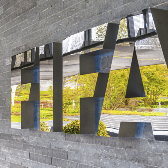 La Fédération Internationale de Football Association (FIFA) a été fondée par la British Football Association en 1904.