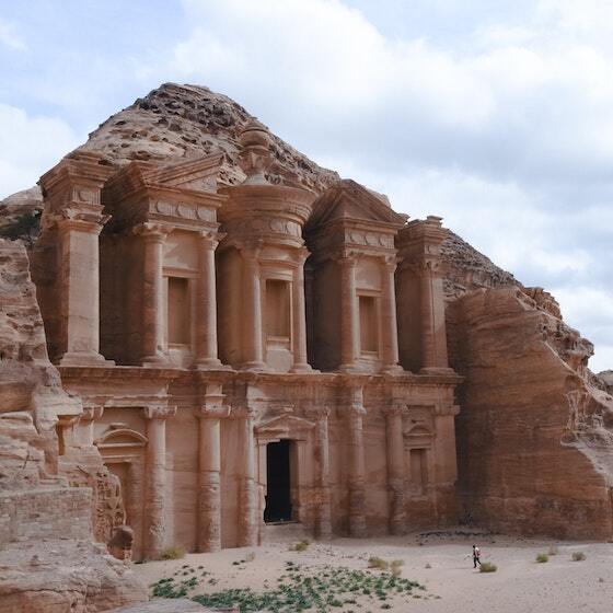 Travellers who wish to visit Petra must first pass through the Siq.