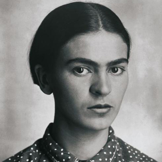 À 18 ans, Frida Kahlo a été victime d’un grave accident d’autobus.