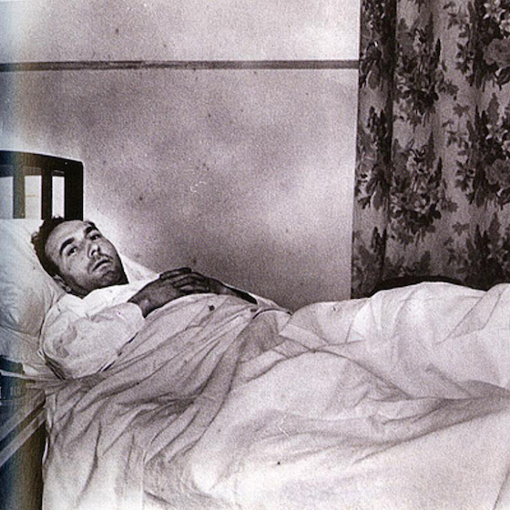 Howie Morenz, l’une des premières légendes du club, est mort de complications liées à une fracture de la jambe survenue pendant un match.