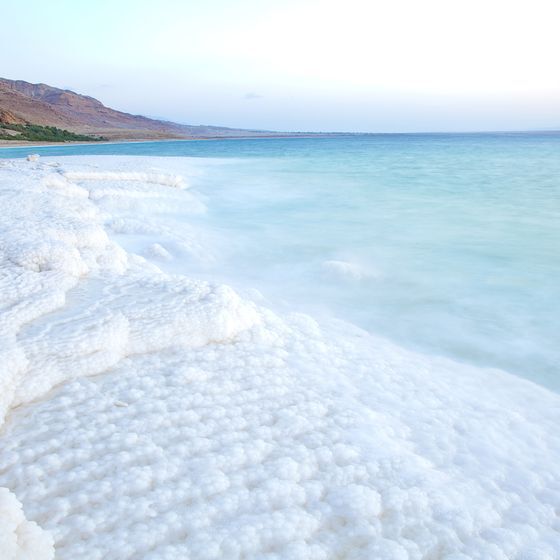 Un litre d’eau de mer contient en moyenne 50 grammes de sel.
