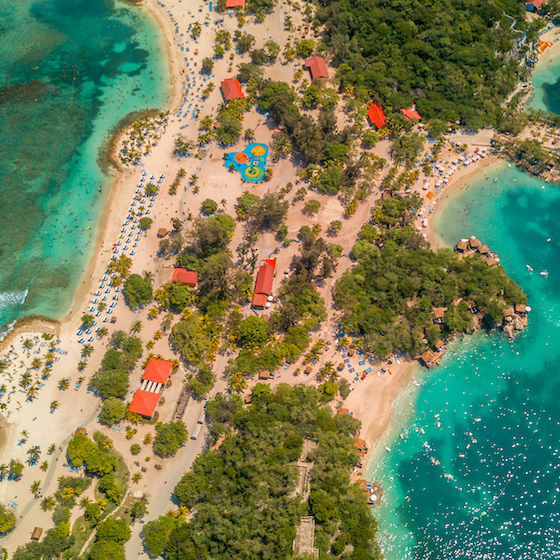 Les rives d’Haïti sont reconnues pour leurs plages sablonneuses.