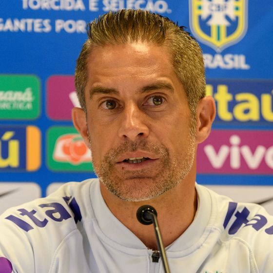 silien-sylvinho-est-le-seul-technicien-non-francais-a-avoir-dirige-l-olympique-lyonnais
