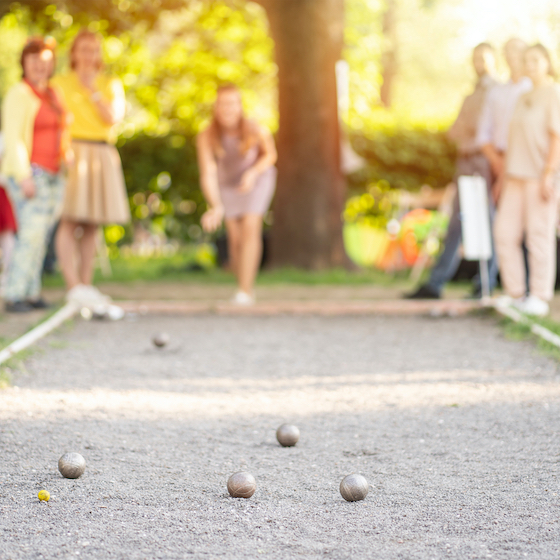 La pétanque n'est populaire qu'en Europe.