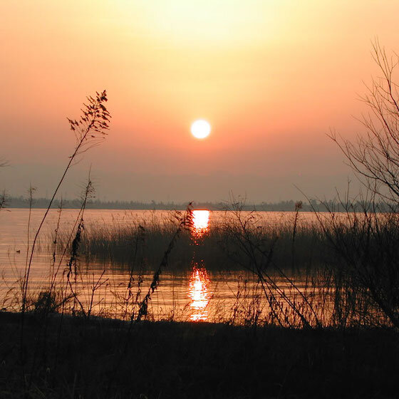 None of Japan's lakes spans more than 200 km2 (77 sq. mi.).