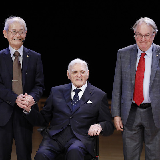 John B. Goodenough est le plus vieux lauréat d’un prix Nobel de l’histoire.