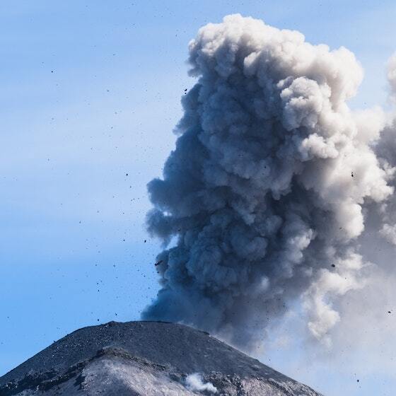 Volcanoes can cause tsunamis, just like earthquakes do.