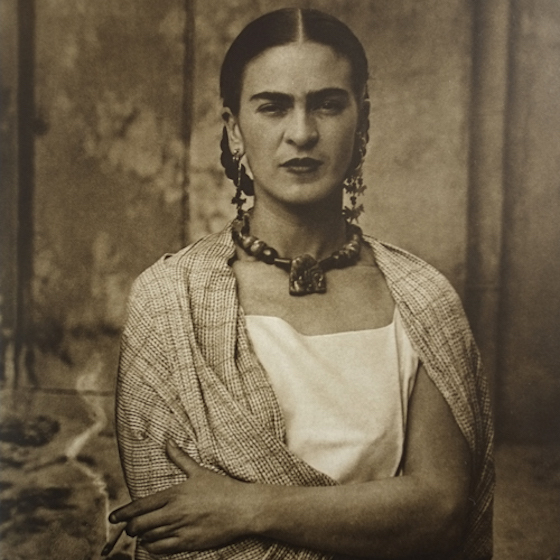 Frida Kahlo gave birth to her first child in 1930.