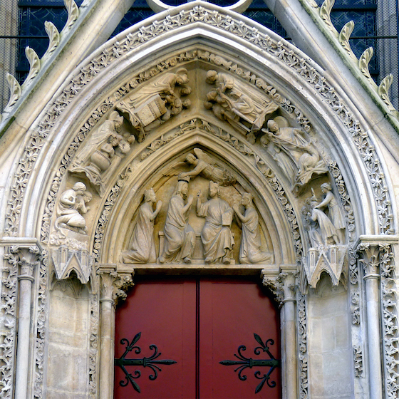 he-construction-of-the-porte-rouge