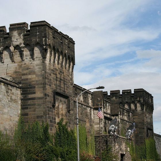 En 1945, William Francis «Slick Willie» Sutton a tenté de s’évader du Eastern State Penitentiary en creusant un tunnel de près de 30 m.