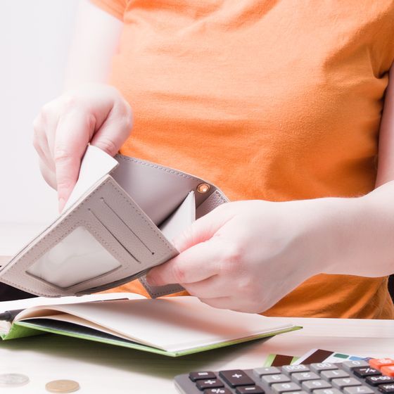 Stagflation refers to an economic condition.