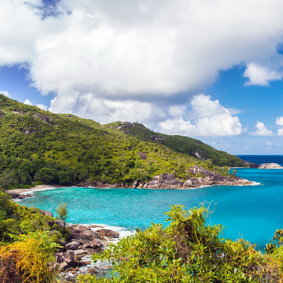 Though the Mahé islands are mountainous, no peak is more than a few metres above sea level. 