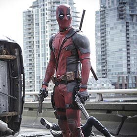 Deadpool est le premier film de superhéros à recevoir une nomination pour le Golden Globe du meilleur film musical ou comédie en 2017.