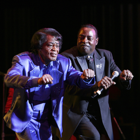 James Brown est allé en prison pour avoir battu son épouse.