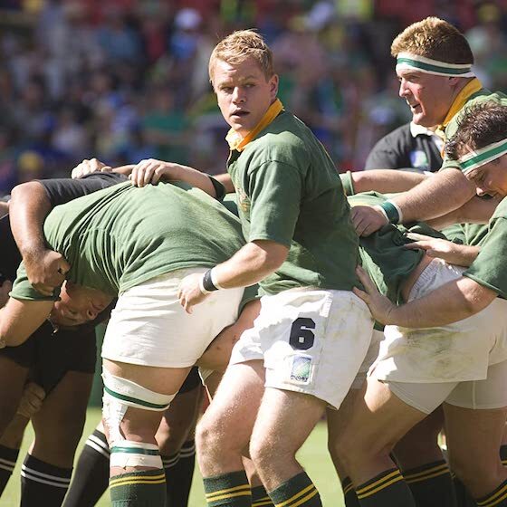 La Nouvelle-Zélande remporte la finale de la Coupe du monde de rugby de 1995 dans le film de Clint Eastwood, Invictus.