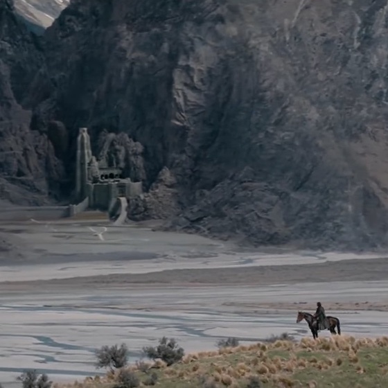 The wall at Helm's Deep is exactly 20 feet high.