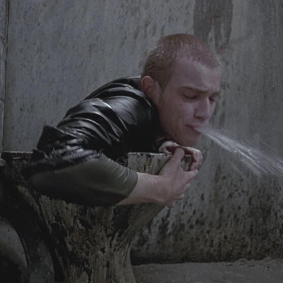 In Trainspotting, the “worst toilet in Scotland” was actually filled with chocolate.