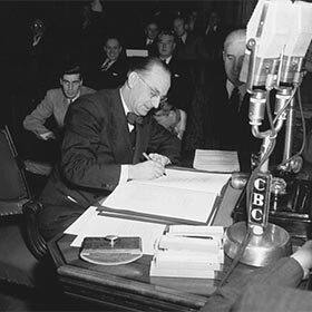 En 1948, Terre-Neuve a d’abord refusé de se joindre au Canada.