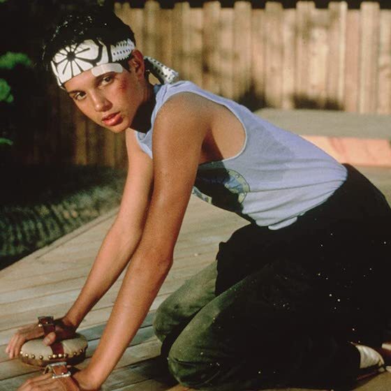 Le héros du film de 1984, The Karate Kid, emploie le coup de la grue pour remporter le tournoi de karaté de All-Valley. 