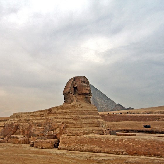 Djéser (Djoser) a fait construire le sphinx de Gizeh.