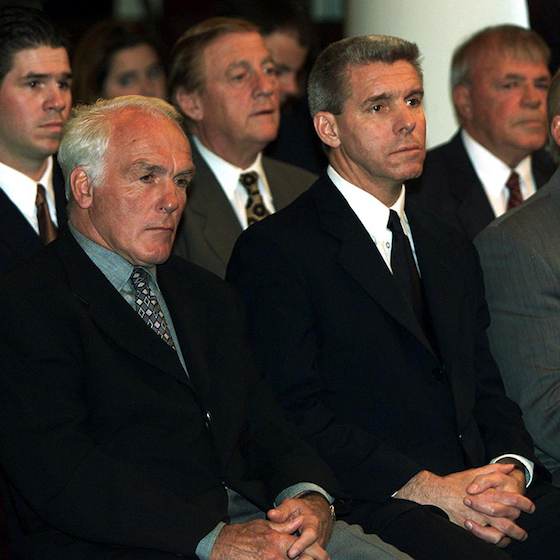 En 1995, Réjean Houle surprend le monde du hockey en échangeant Patrick Roy à l’Avalanche du Colorado.