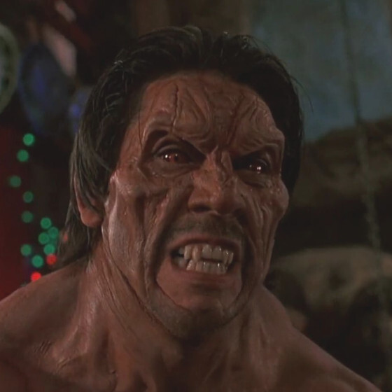 La rédaction du scénario pour From Dusk Till Dawn a été le premier contrat de scénariste pour lequel Tarantino a été rémunéré.