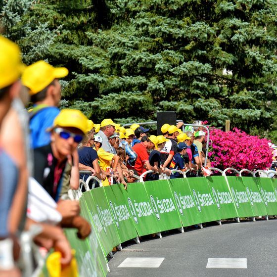 Environ 15 millions de personnes se massent sur le parcours chaque année pour encourager les cyclistes.