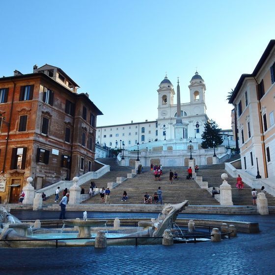 Eating and drinking is prohibited on church steps in many Italian cities and towns.