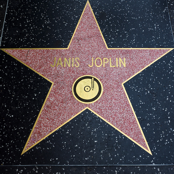 Janis Joplin a déjà fracassé une bouteille de whisky sur la tête de Jim Morrison, de qui elle n'appréciait pas les avances.