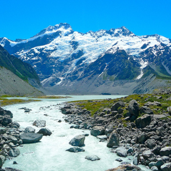 Avec ses 3754 mètres (12 316 pieds) de hauteur, le mont Cook est le sommet le plus élevé d’Australie.