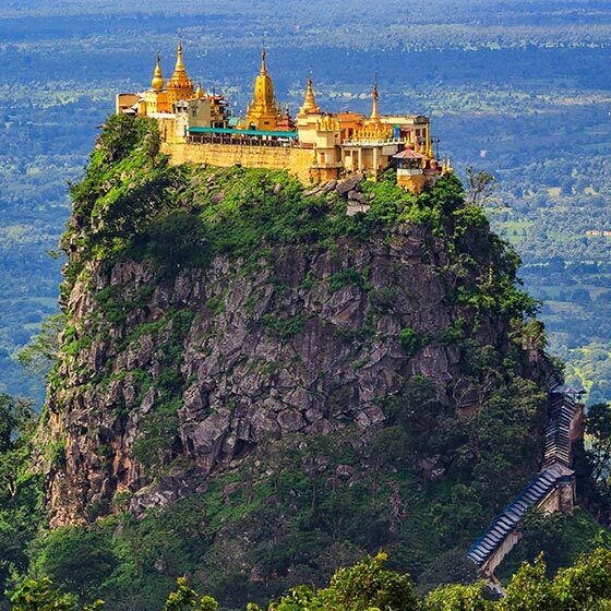Le monastère bouddhiste du mont Popa est construit sur un volcan.
