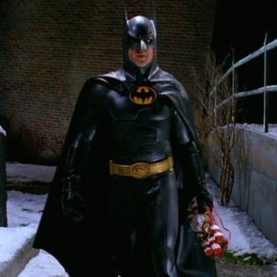 man-returns-le-costume-de-batman-n-a-pas-de-bottes