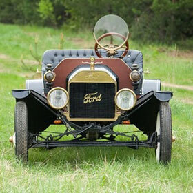 The first tires had a life span of about 621 mi. (1000 km).