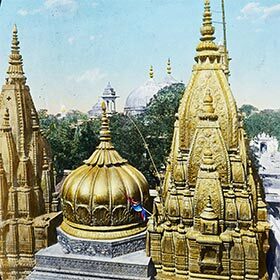 The Kashi Vishwanath Temple is one of the largest Buddhist temples in India.