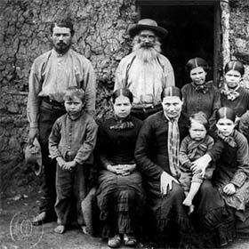 Les Afrikaners d’Afrique du Sud parlent une langue dérivée du néerlandais.