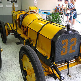 The first winner of the Indianapolis 500 race was accused of cheating because he had installed a mirror on his car.