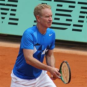 À cause de ses nombreux conflits avec les arbitres, John McEnroe n’a jamais été admis au Temple de la renommée du tennis.